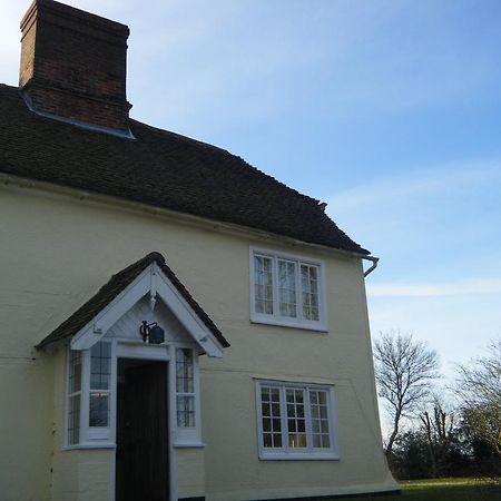 Debden Leggatts Farm Bed & Breakfast エクステリア 写真