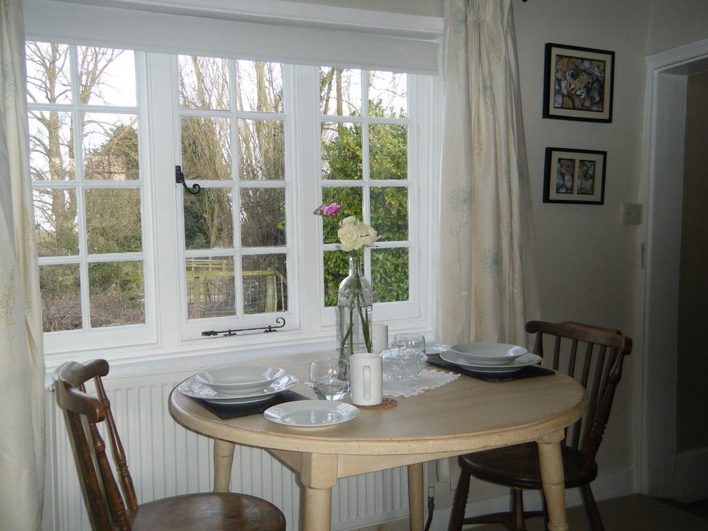 Debden Leggatts Farm Bed & Breakfast エクステリア 写真